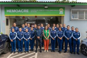 Alunos-oficiais da PM doam sangue e se cadastram como doadores de medula em apoio à colega com leucemia