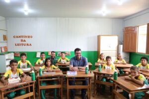Com 85% da rede atendida, Acre avança na manutenção de escolas rurais e indígenas