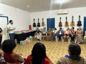 Jarude entrega R$ 30 mil para o Ceanom e viabiliza curso de costura em Cruzeiro do Sul