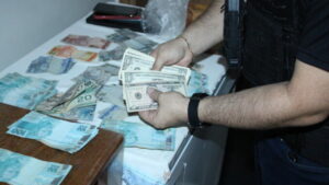 Polícia Civil cumpre mandados e apreende dinheiro, celulares e morfina em investigação sobre desvio de medicamentos no Acre – Polícia Civil do Estado do Acre – PCAC