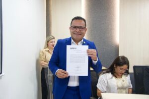 Deputado Tadeu Hassem é empossado como Conselheiro do CRC-AC; presidente é reconduzido ao cargo