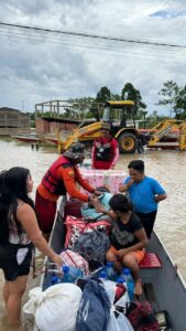 Governo do Acre intensifica ações de assistência a famílias atingidas pela cheia do Rio Juruá
