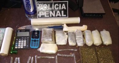 Monitorado por tornozeleira é flagrado com maconha dentro de casa Monitorado por tornozeleira é flagrado com maconha dentro de casa