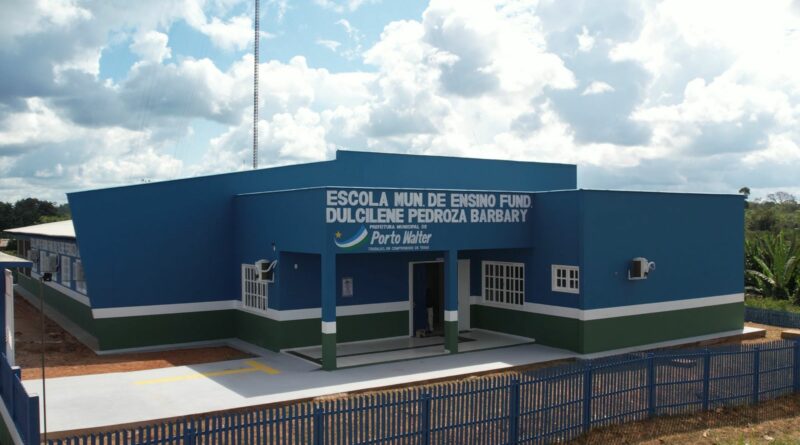 Com emenda de Petecão, escola é inaugurada em Porto Walter