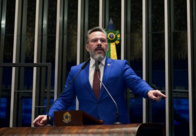 Ao senador Alan Rick, Diretor da ANEEL garante queda de 7,52% no percentual de reajuste da energia esperado para dezembro
