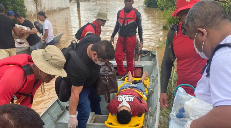 Em meio a enchente histórica, governo mobiliza equipes e realiza logística de transporte de paciente com infarto agudo do miocárdio em Brasileia