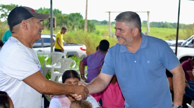 Abrindo as atividades em comemoração aos 32 anos de Epitaciolândia, prefeitura leva Programa Saúde na Comunidade aos moradores do Mato Grosso