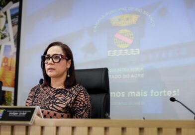Vice-governadora visita Câmara de Rio Branco, reforça parceria com vereadores e destaca ações do governo no enfrentamento às enchentes