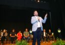 Governador entrega CNHs, coletes e capacetes para motociclistas em Cruzeiro do Sul