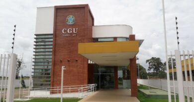 Contrato de R$ 77 milhões da Educação do AC é cancelado após CGU apontar falhas em licitação Contrato de R$ 77 milhões da Educação do AC é cancelado após CGU apontar falhas em licitação