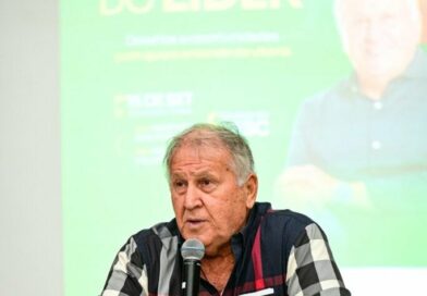 “A educação foi uma das bases que me trouxe até aqui”, diz Zico em entrevista coletiva no Acre