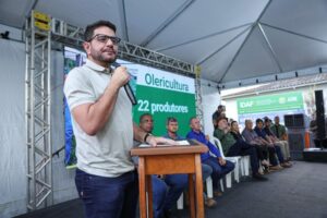 Ao entregar mais de R$ 2 milhões em insumos para produtores, governador destaca crescimento da produção agrícola no Acre