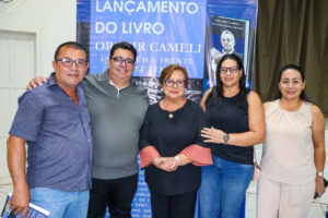 Em Brasileia, Beatriz Cameli lança o livro “Orleir Cameli, Um Homem à Frente do Seu Tempo”