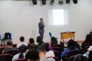 Prefeitura de Brasiléia, Aleac e TRE-AC promovem oficina regional de cerimonial, protocolo e organização de eventos solenes públicos