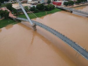 Deracre atua em novas frentes de obra na Passarela Joaquim Macedo durante execução por etapas