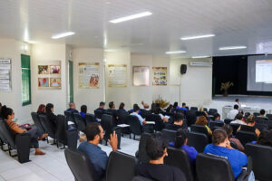 Prefeitura de Brasiléia capacita servidores sobre licitação, DFD e ETP