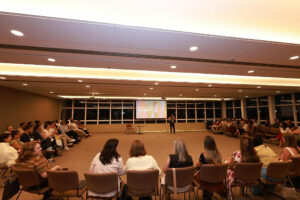 Prefeito de Brasiléia participa de simpósio internacional e reforça compromisso com a primeira infância