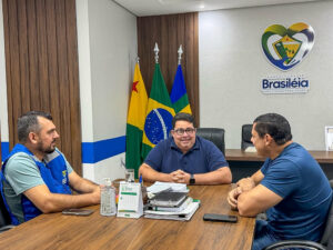 Carlinhos do Pelado recebe deputado Coronel Ulysses e anuncia novo investimento de R$ 1,4 milhão para a saúde em Brasiléia