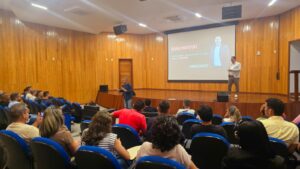 FEM promove capacitação de servidores com especialista em licitações com uso da Inteligência Artificial