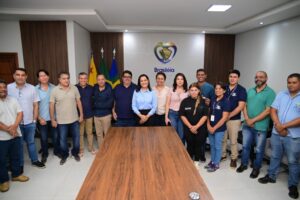Em Brasileia, vice-governadora Mailza recebe representantes das universidades bolivianas