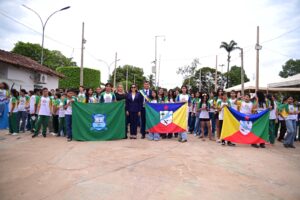 Vice-governadora Mailza prestigia ato cívico em comemoração ao aniversário de Xapuri