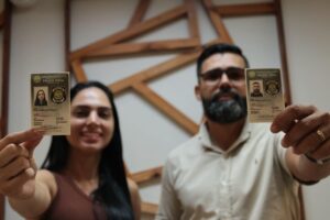 Carteiras funcionais são entregues aos policiais penais recém-empossados