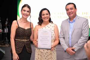 Vice-governadora é homenageada em solenidade de Mérito em Ouvidoria promovida pela Controladoria-Geral do Estado