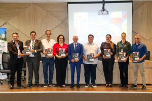 Prefeito Carlinhos do Pelado participa de Fórum de Desenvolvimento Regional e destaca integração entre Brasiléia e países vizinhos na faixa de fronteira