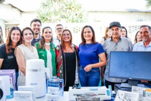 Governadora Mailza fortalece rede de saúde no Juruá com entrega de equipamentos