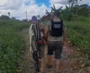 Polícias Civil e Militar prendem dois suspeitos ligados a organização criminosa após quase 24 horas de buscas