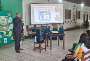 Polícia Civil do Acre promove palestra sobre cidadania e carreira policial para estudantes em Cruzeiro do Sul