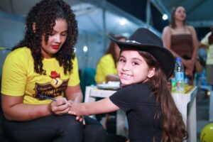 Detran une diversão e educação para ensinar trânsito às crianças na Expoacre Juruá